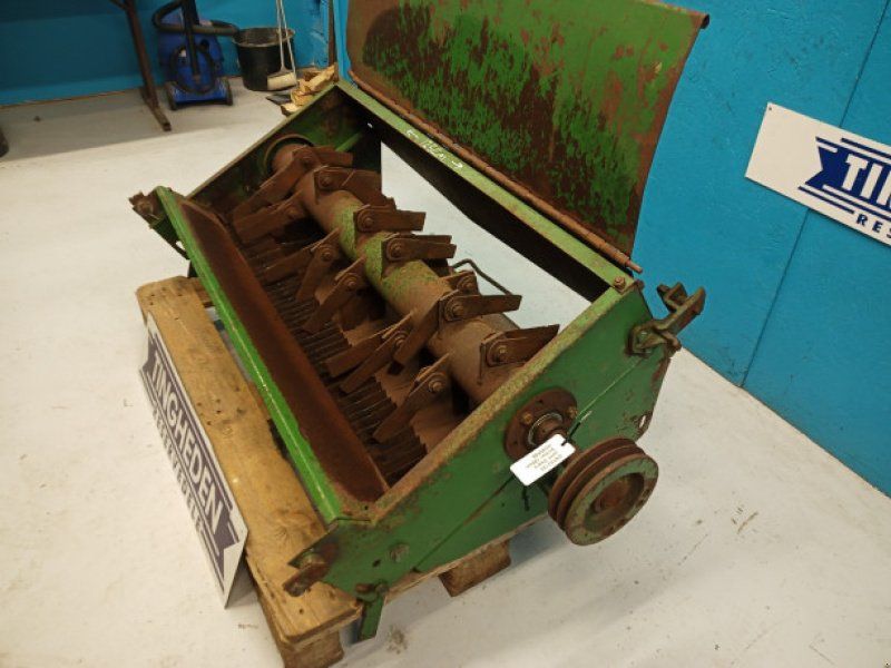 John Deere 1075