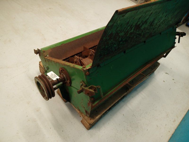 John Deere 1075