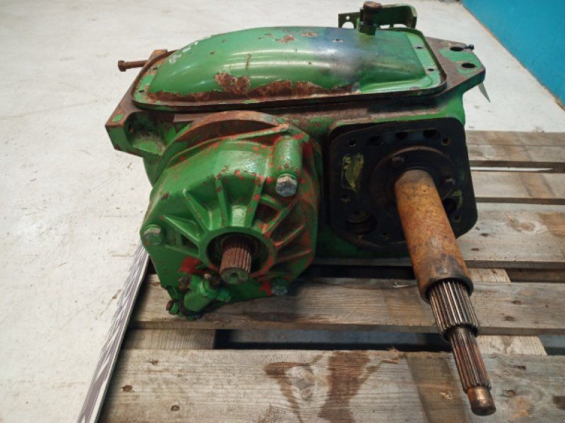 John Deere 1065