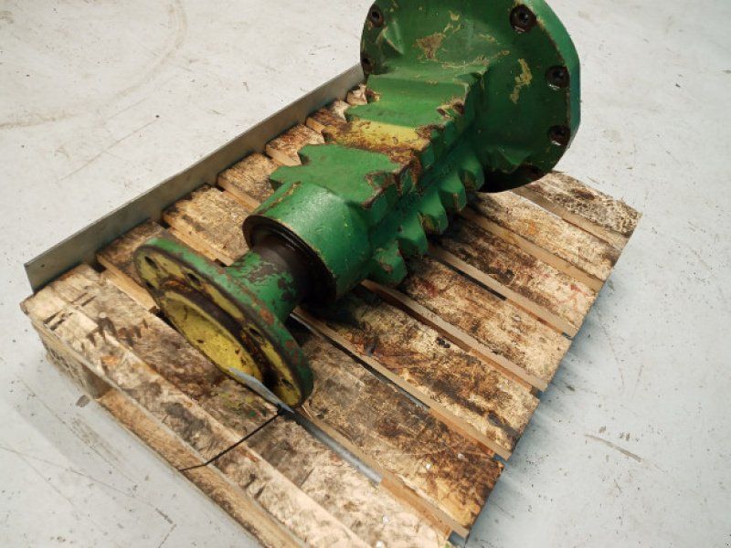 John Deere 2140
