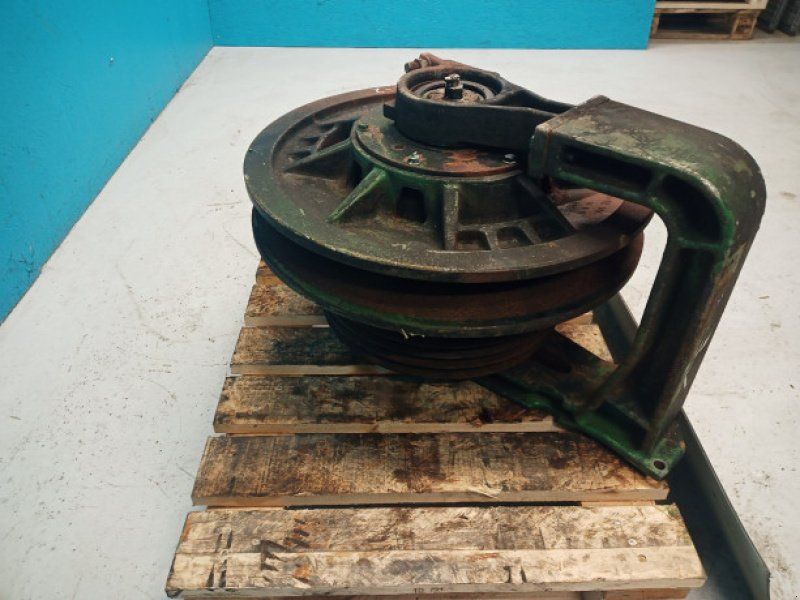 John Deere 2054