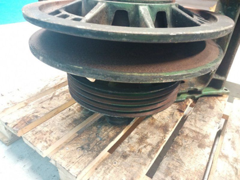 John Deere 2054