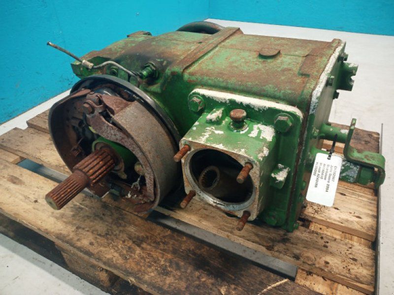 John Deere 2054