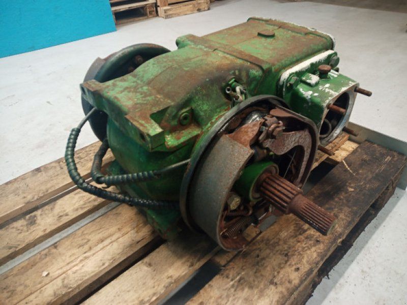 John Deere 2054