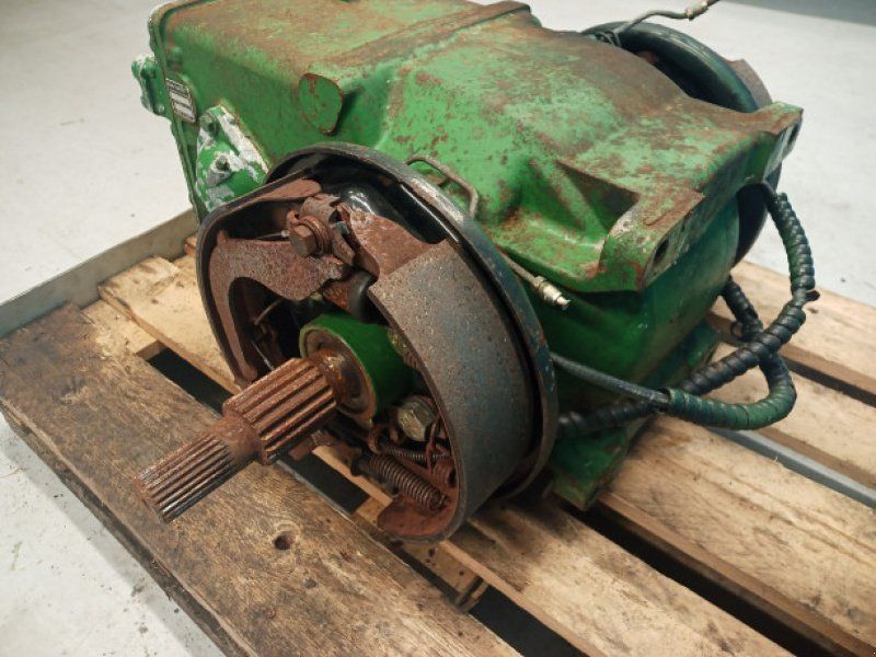 John Deere 2054