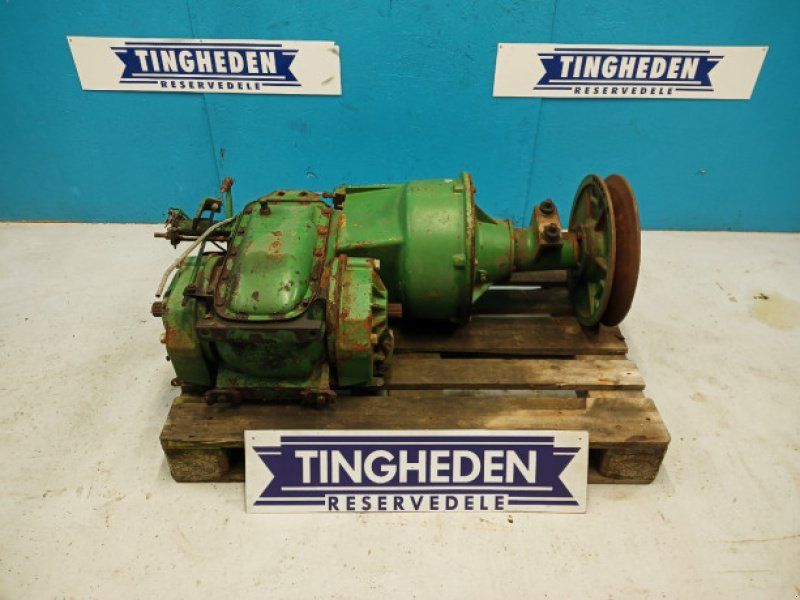 John Deere 1065