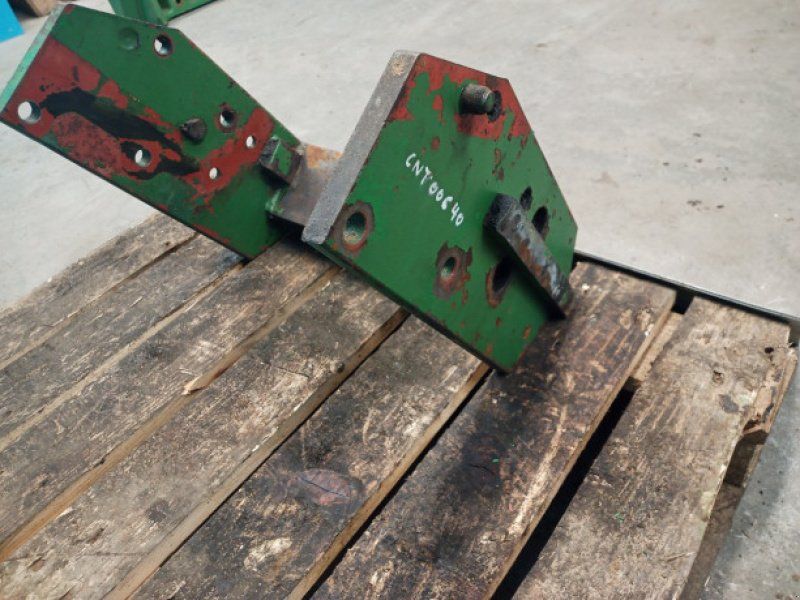 John Deere 3040