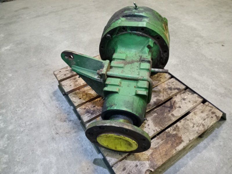 John Deere 3040