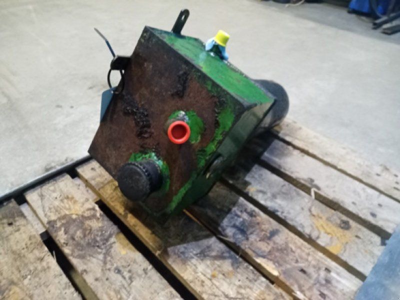 John Deere 1085