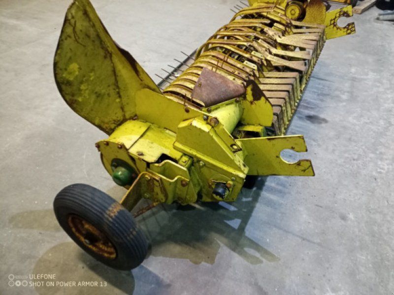 John Deere 550