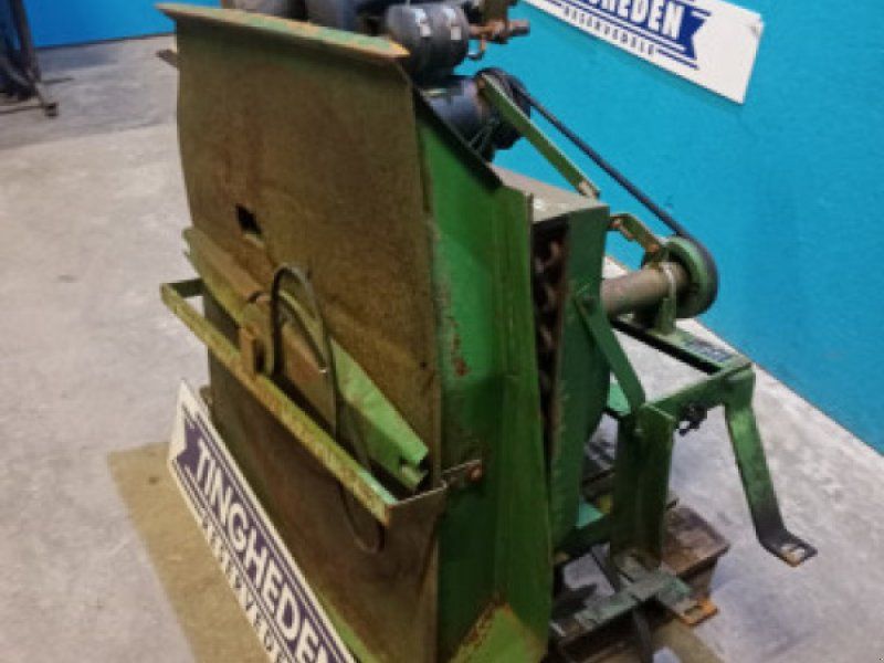 John Deere 1075