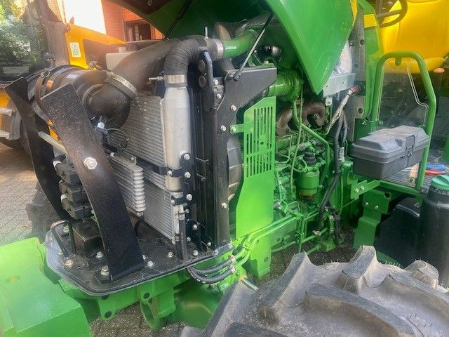John deere 5050E 4X4