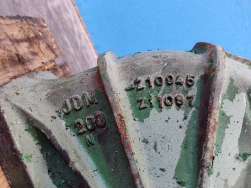 John Deere 975