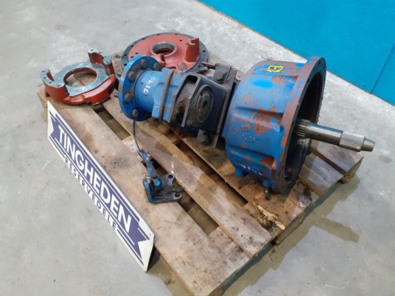 Ford 7840