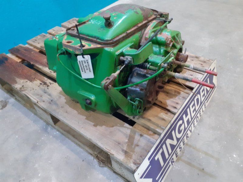 John Deere 1075