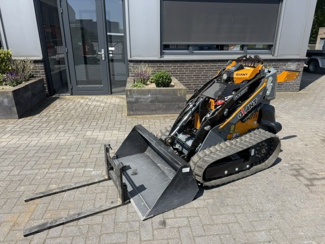 Giant GS950T rups lader skidster skidsteer minishovel DEMO 10uur