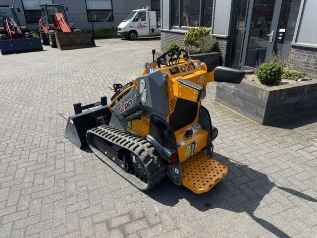Giant GS950T rups lader skidster skidsteer minishovel DEMO 10uur