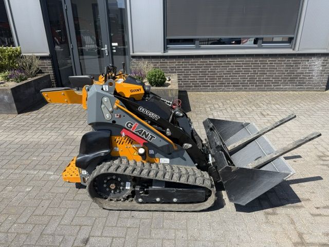 Giant GS950T rups lader skidster skidsteer minishovel DEMO 10uur