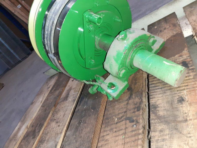 John Deere 1075