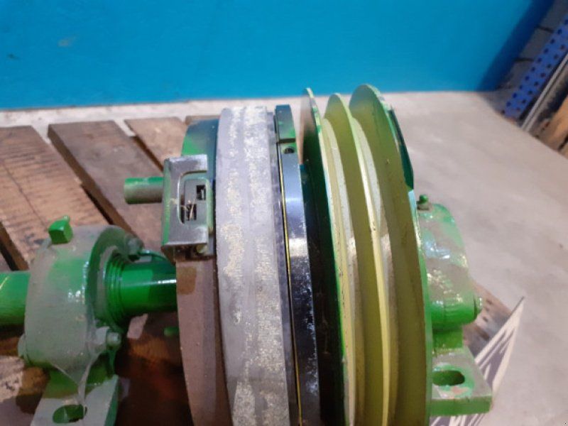 John Deere 1075