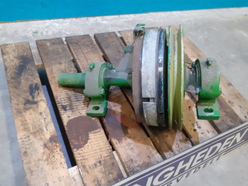 John Deere 1075