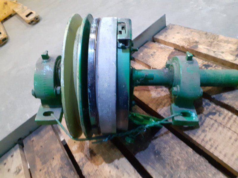 John Deere 1075