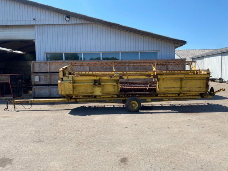 New Holland 20