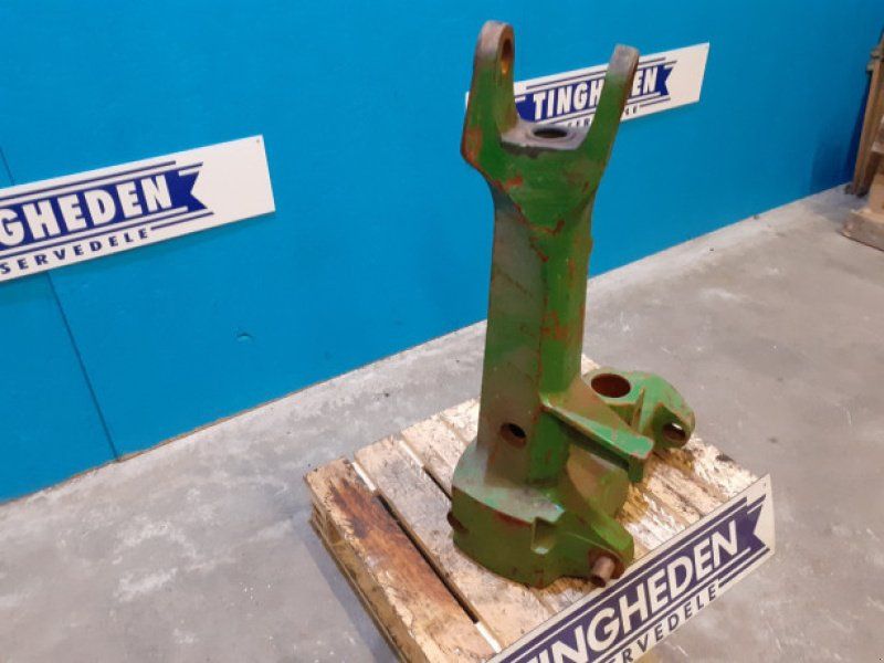 John Deere 3040