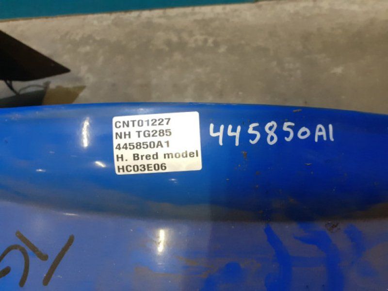 New Holland TG285