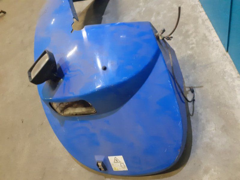 New Holland TG285