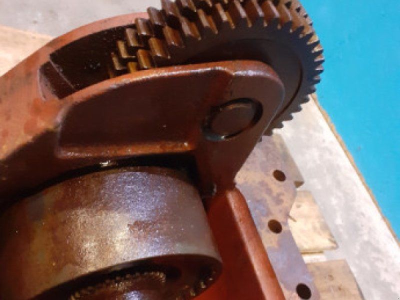 Ford 7710