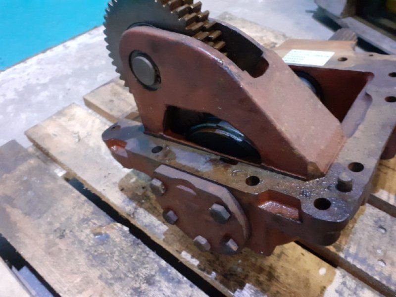 Ford 7710