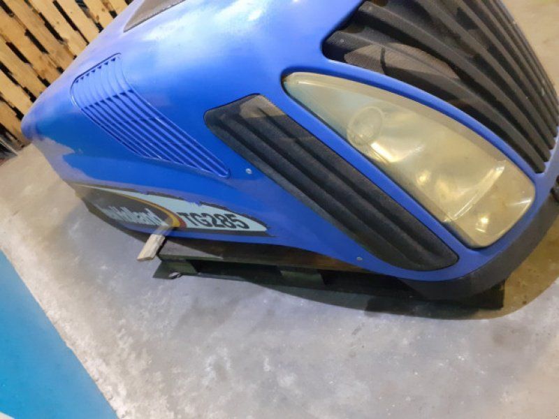 New Holland TG285