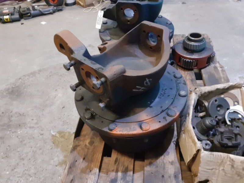 New Holland T8050