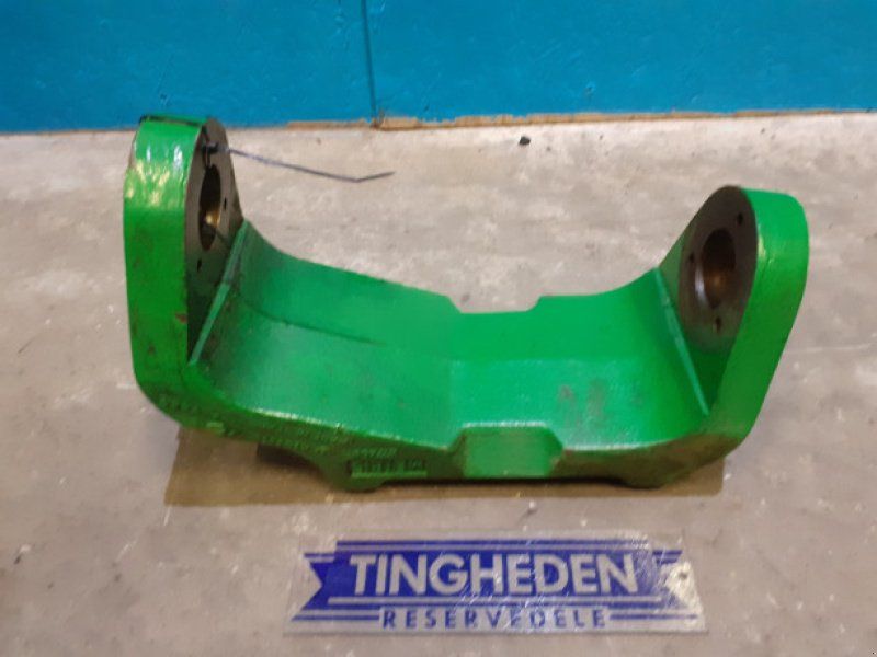 John Deere S670
