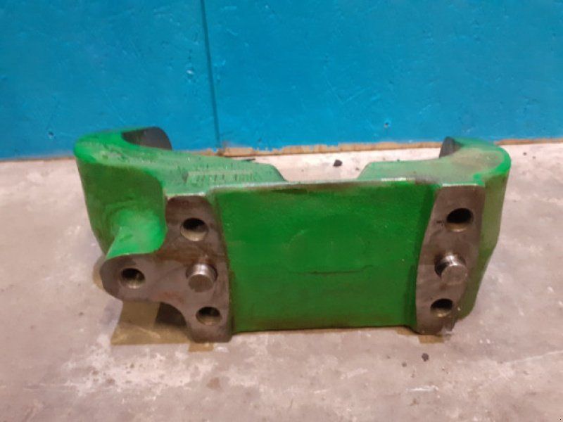 John Deere S670