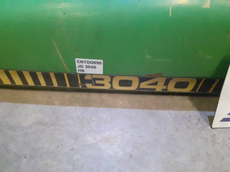John Deere 3040