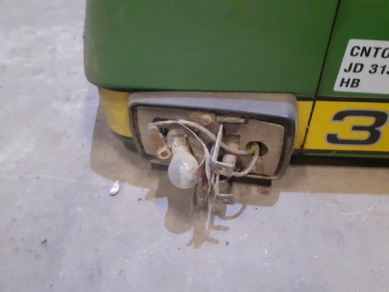 John Deere 3130