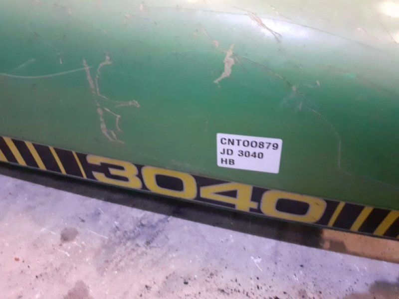 John Deere 3040