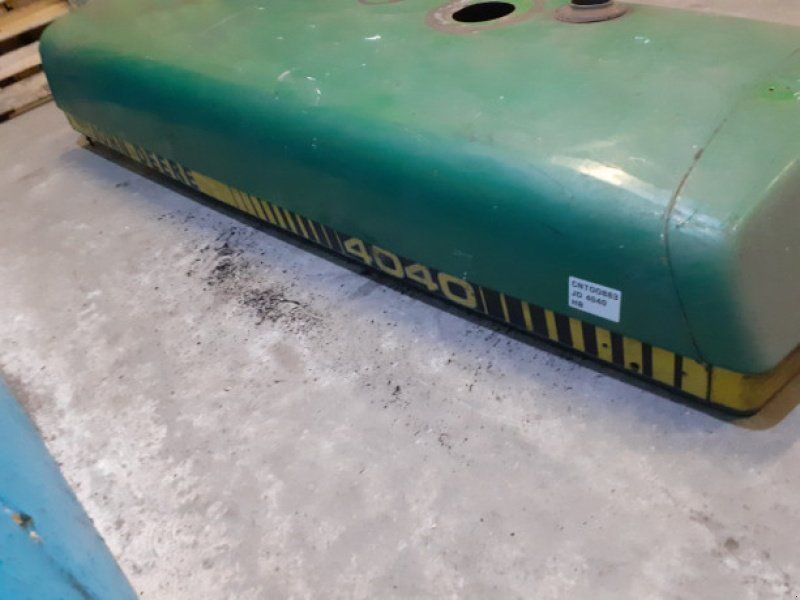 John Deere 4040