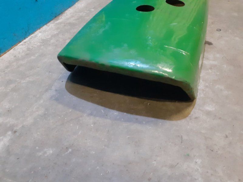 John Deere 2130