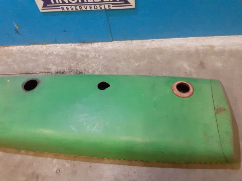 John Deere 3140