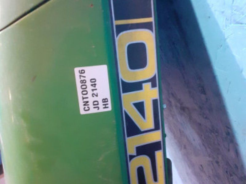 John Deere 2140