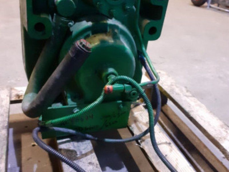 John Deere 6100