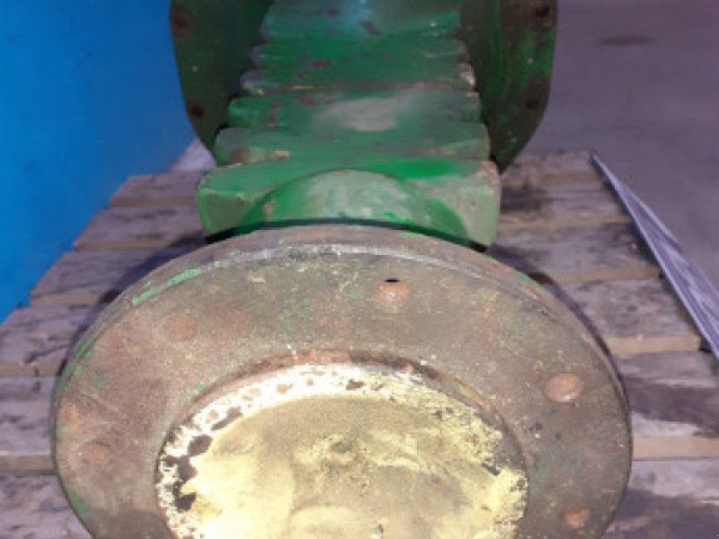John Deere 2120