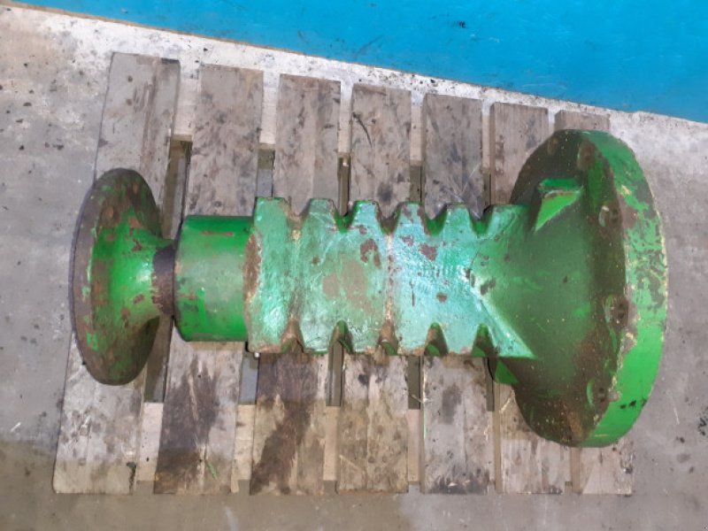 John Deere 2120