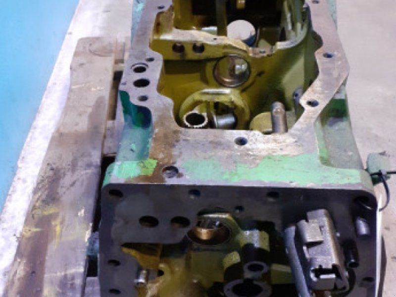 John Deere 2020