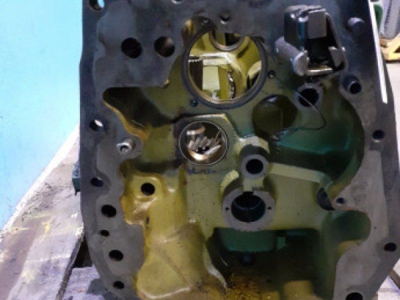John Deere 2020