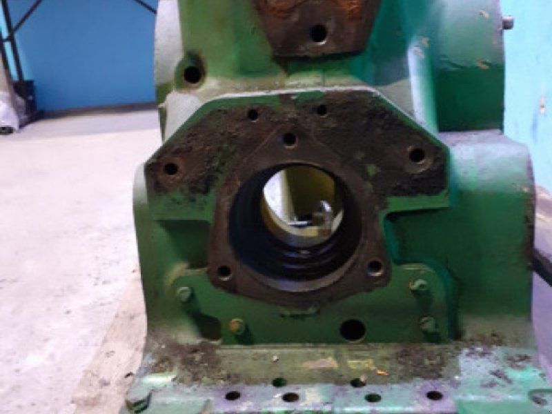 John Deere 2020