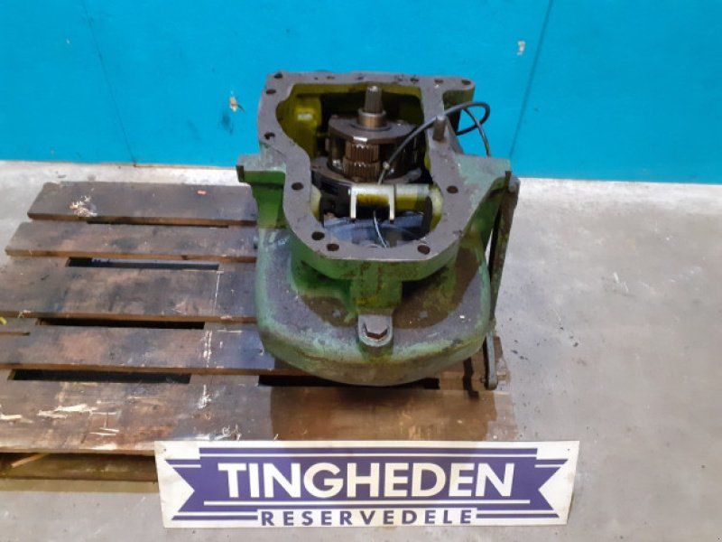 John Deere 4040